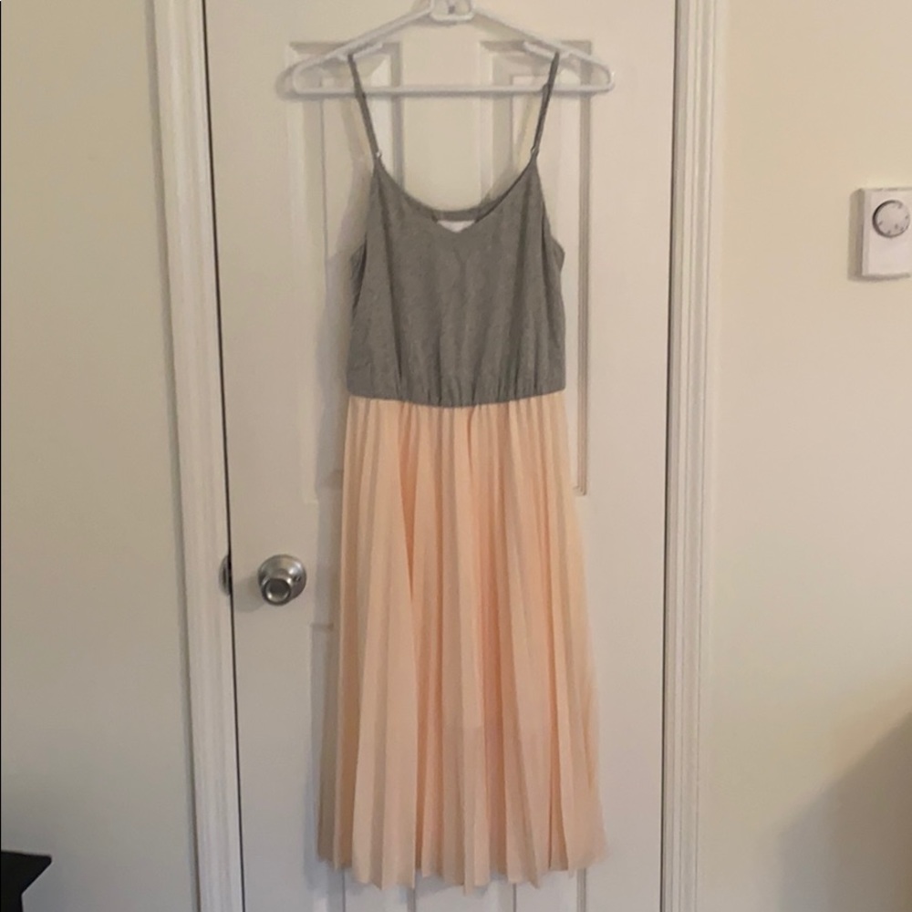 NWT Dalia Gray & Blush Sleeveless Dress